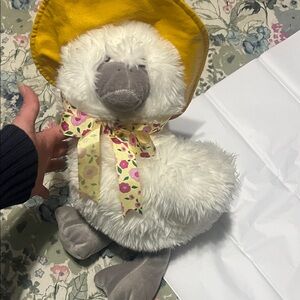 Common wealth vintage Yellow Hat Plush Ugly Duckling
